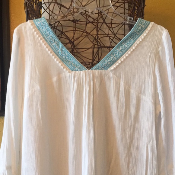 Beautiful blouse ! - Picture 4 of 8